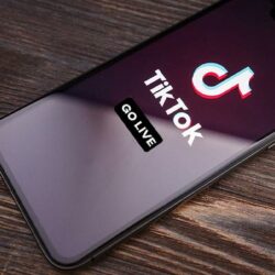 Cara Siaran Langsung di TikTok di iPhone dan Android