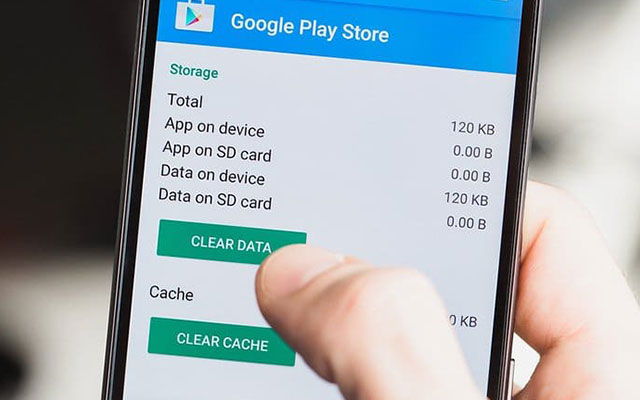 1. Menghapus Data dan Cache Google Play